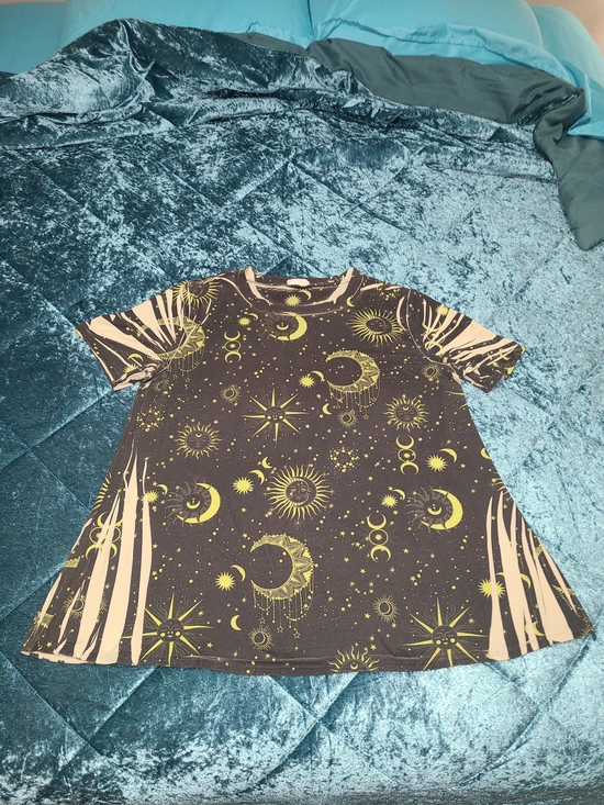 Blumin Apparel Tops - Celestial Moon & Stars Tshirt